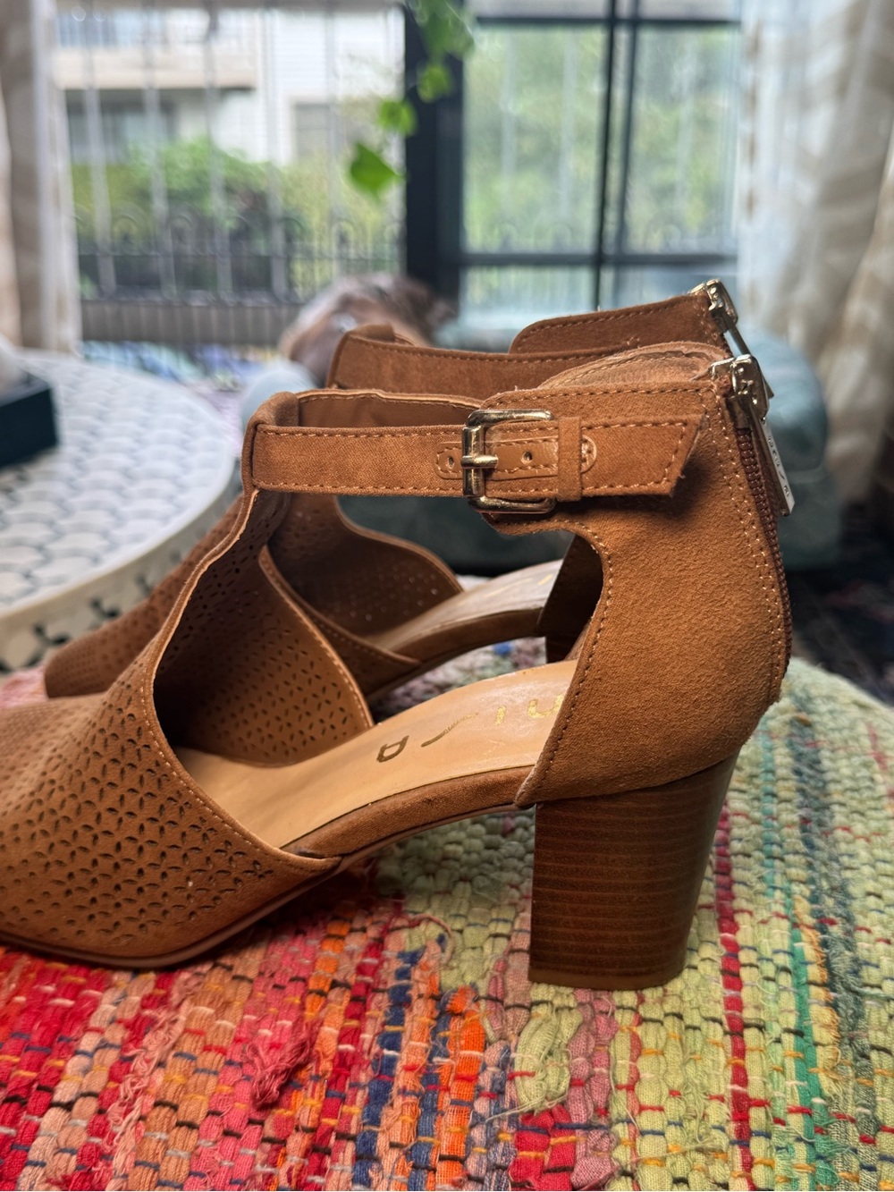 🟤🤎 Unisa Brown Perforated T-Strap Block Heel Sandals 🤎🟤 - Picture 7 of 8